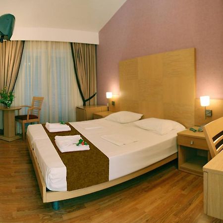 Sandy Bay Hotel Plomari Værelse billede