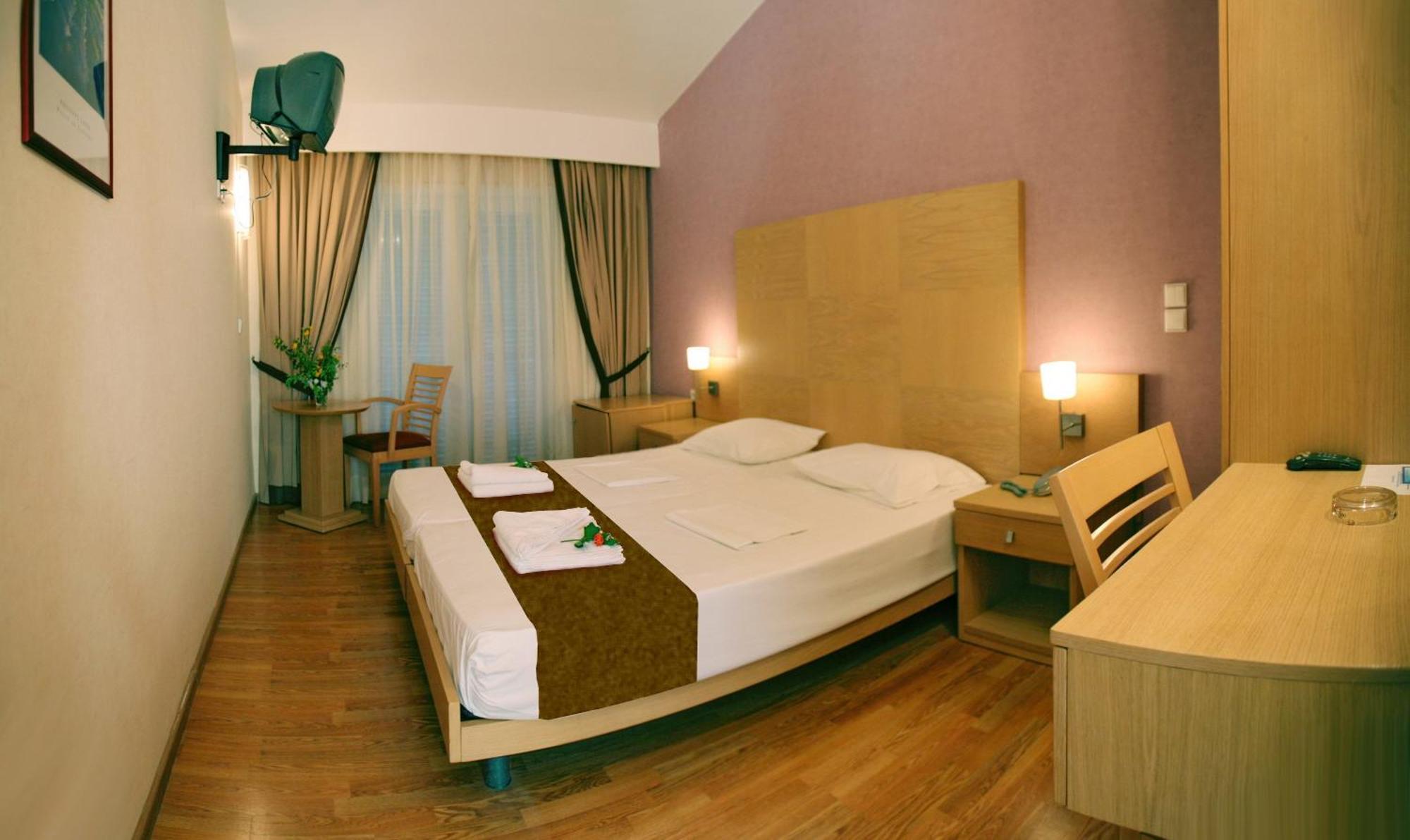 Sandy Bay Hotel Plomari Værelse billede