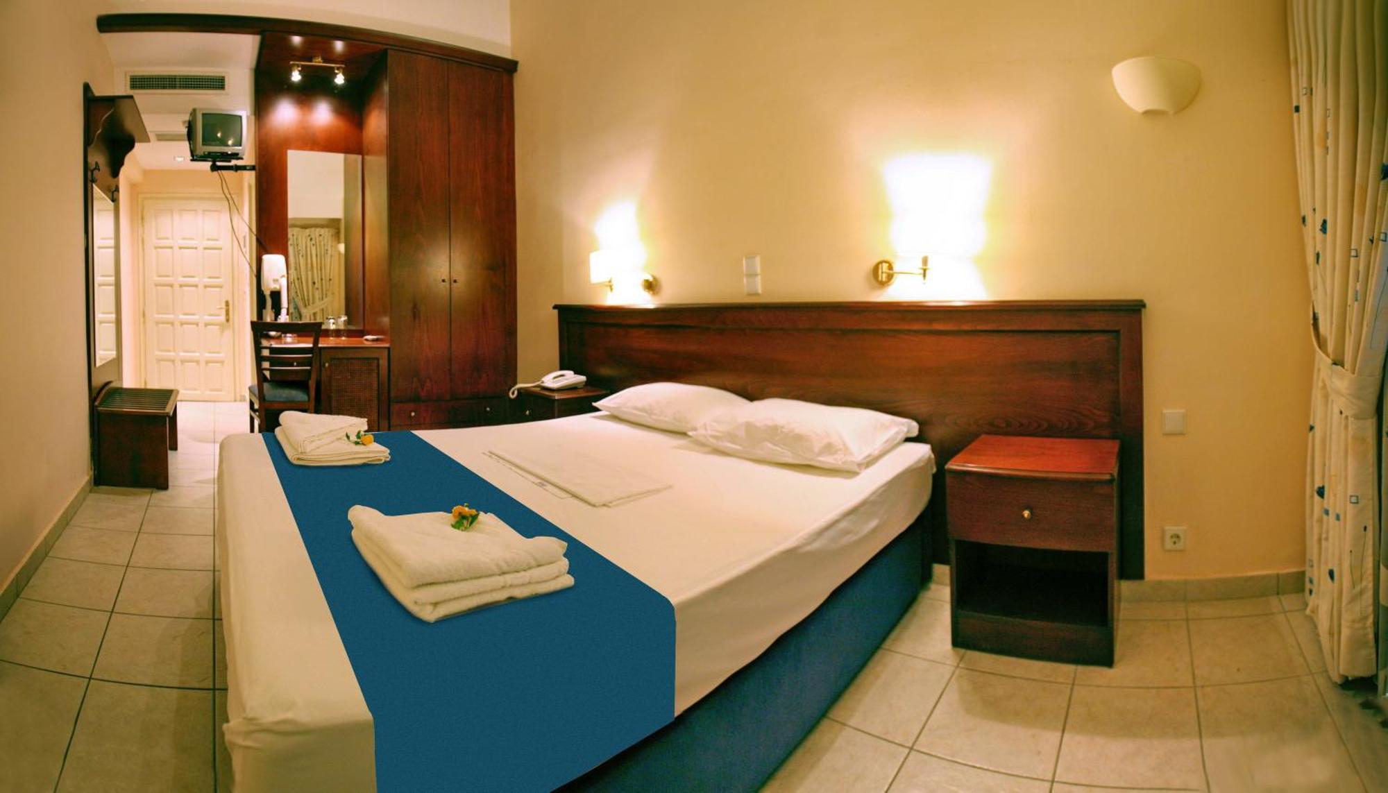 Sandy Bay Hotel Plomari Værelse billede